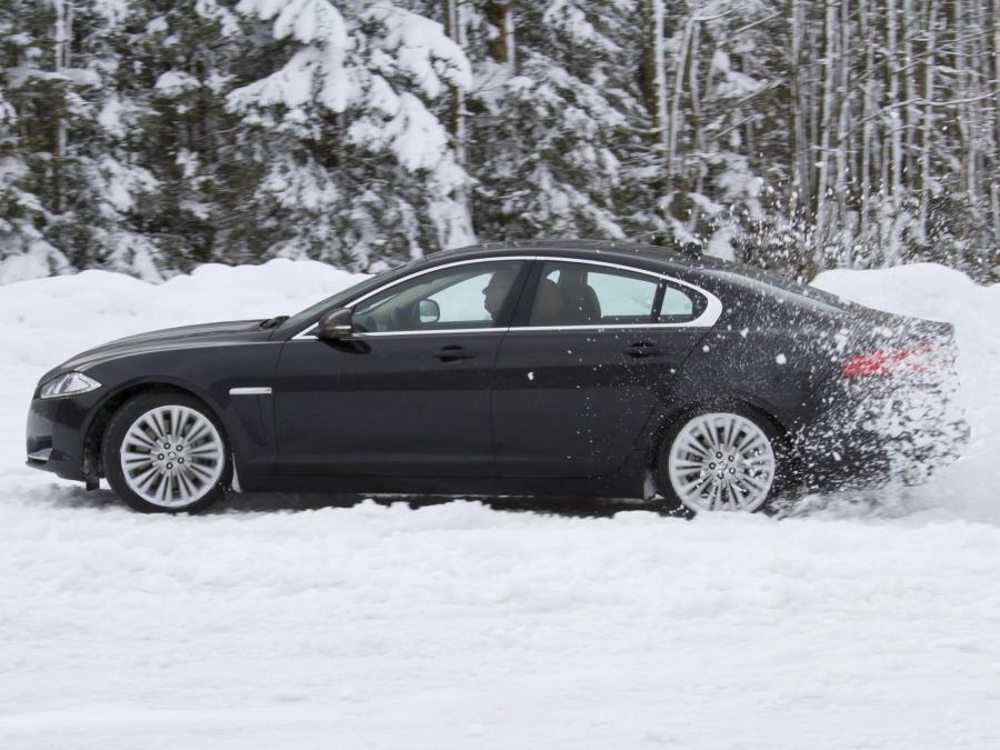  Jaguar XF 3.0 AWD 2012 года  (фото 7 из 9)